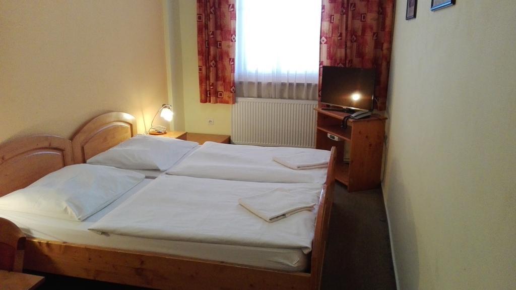 Motel Ranc Ruzomberok Eksteriør billede